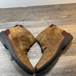 Clarks artisan suede leather Boots woman’s size 11 (b153)